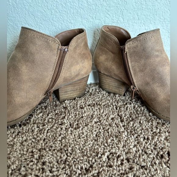 Women’s Ankle Booties - Picture 1 of 4